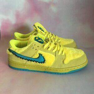 Nike Dunk SB Kids Yellow and Blue Sneakers